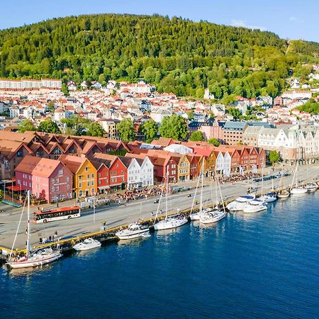 Live In Historic Building - View To Bryggen Bergen Exterior foto